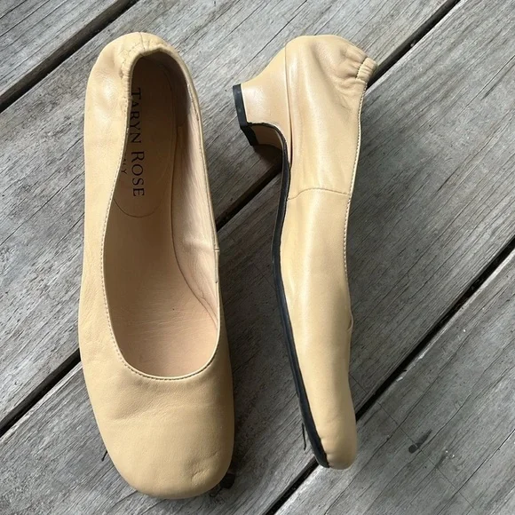 Vero Cuoio Cream Flats - Picture 9 of 9
